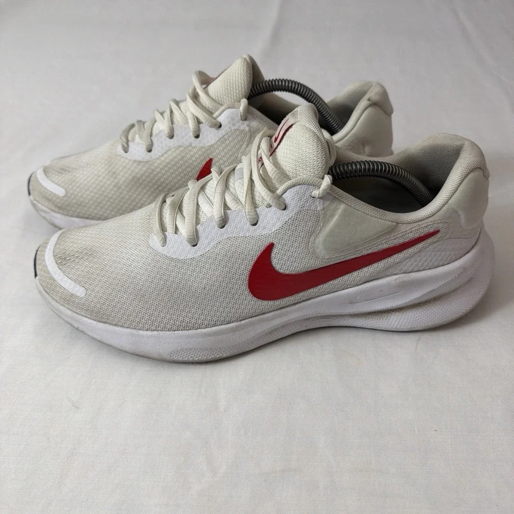 Nike Revolution 7 White University Red Size 10.5 Men FB2207-101 Gym CrossFit Run
